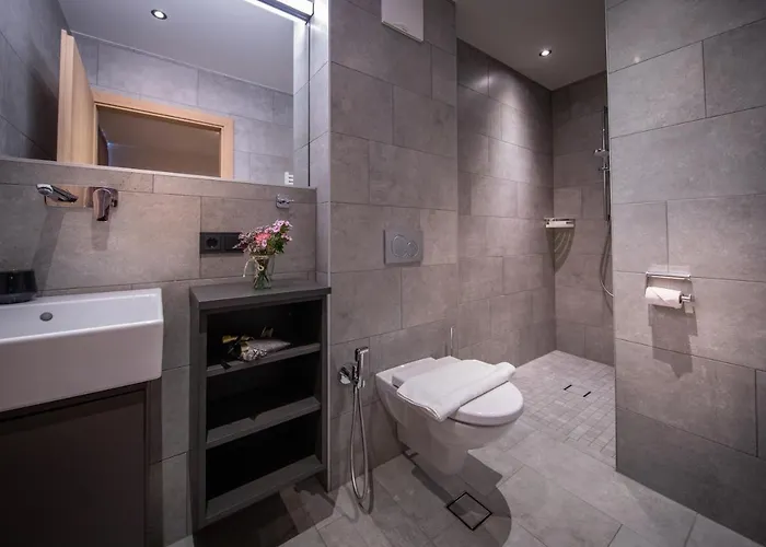 Sunny In - Out - Self Check-in Apartament